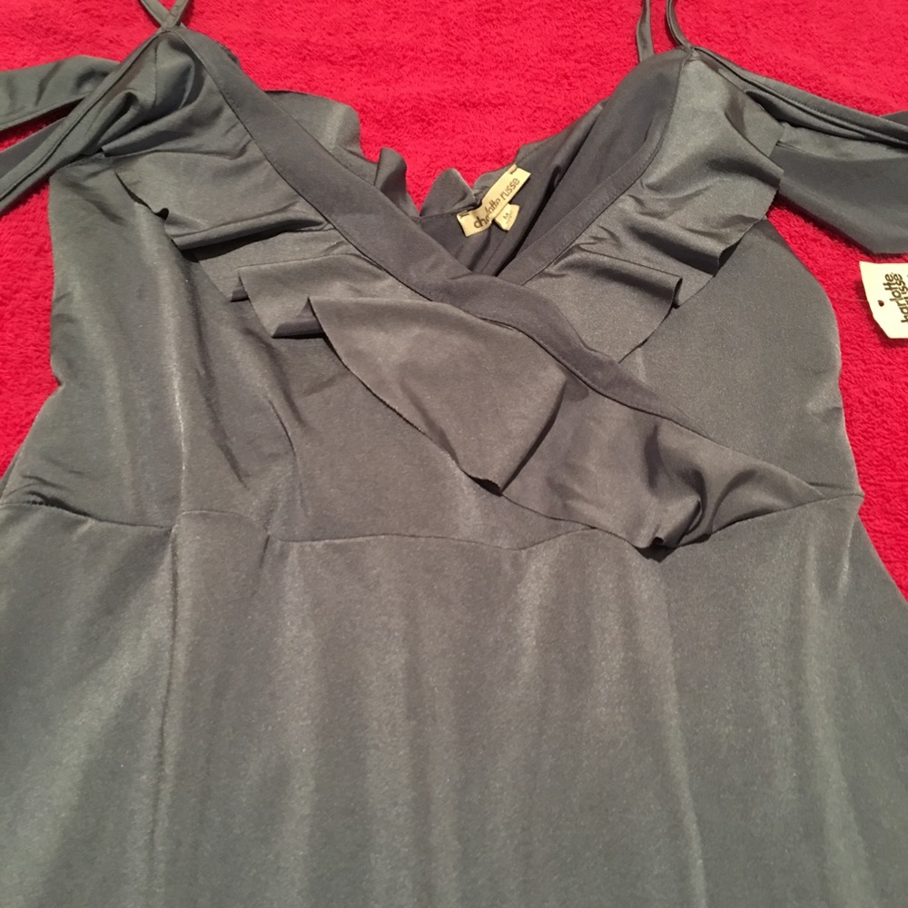 Dress - Picture 3 of 3
